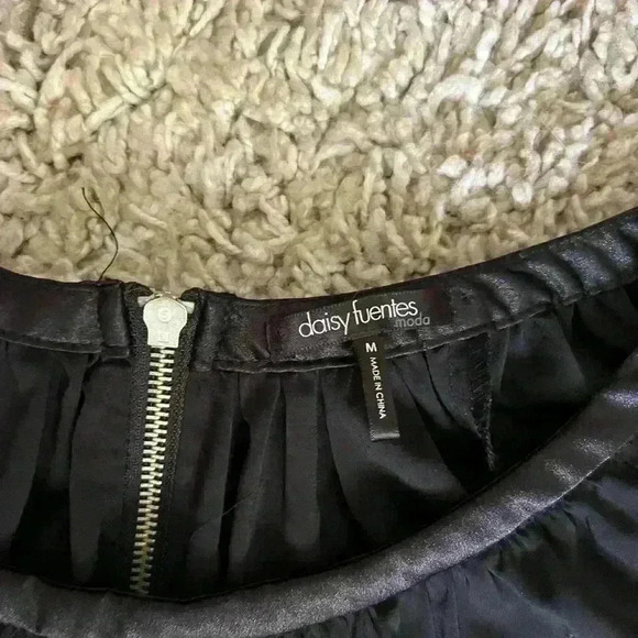 Retro Daisy Fuentes black top size M (K103) - Picture 2 of 7